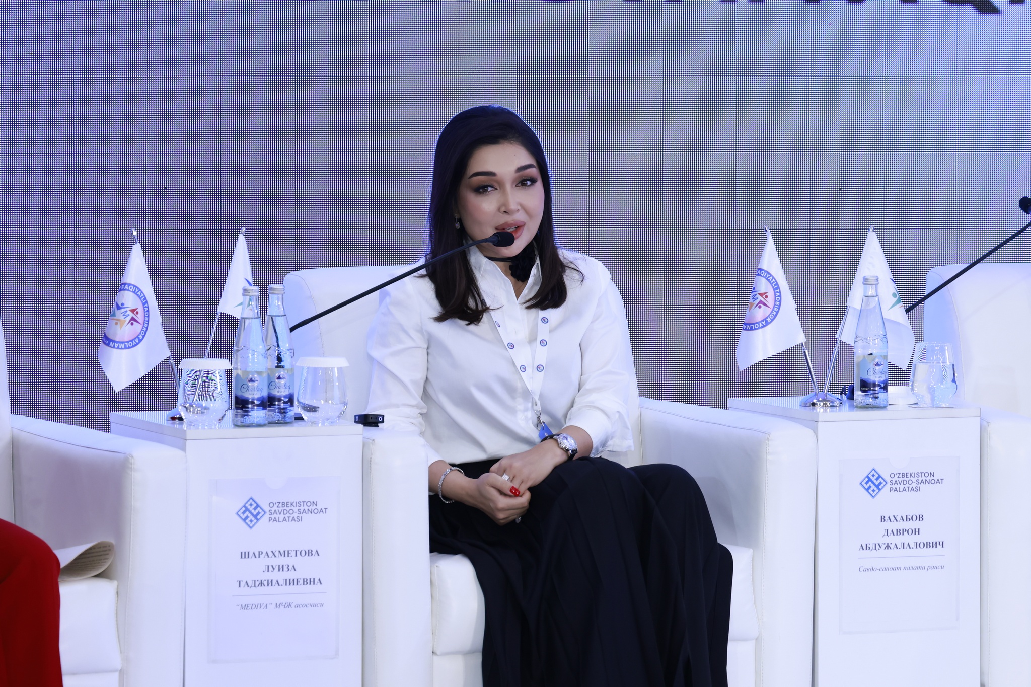 Porno hayvonlar bilan muomala