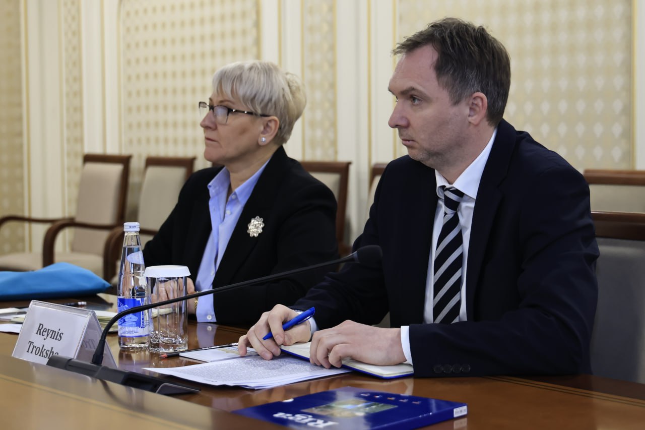 Qizlardagi eng ajoyib orgazmlarni tomosha qiling