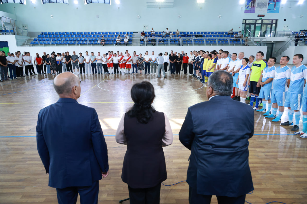 Ochiq anus va mushukning fotosurati