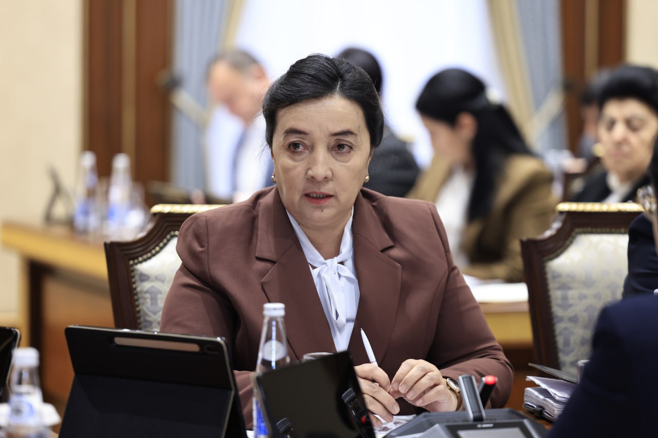 Kattalar uchun jinsiy filmlar Evgeniy Kiselev va porno