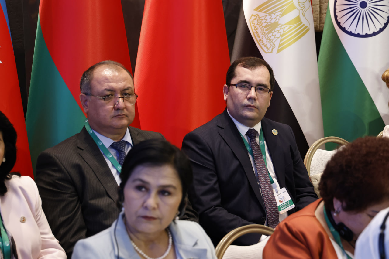 Semiz ayollarning dumbalari Yetuk bekasi bilan porno