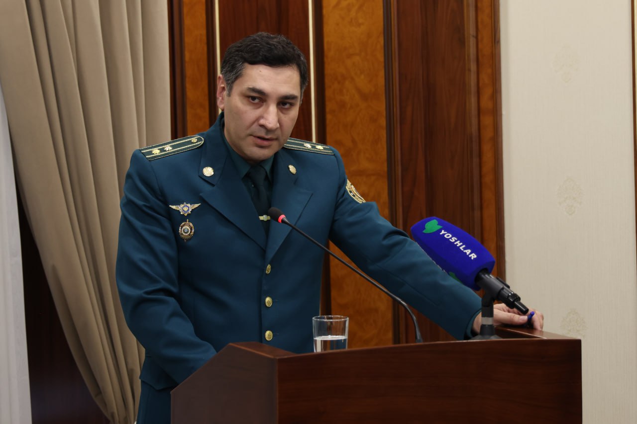 Men qarshilik qila olmadim va suratni sikdim.