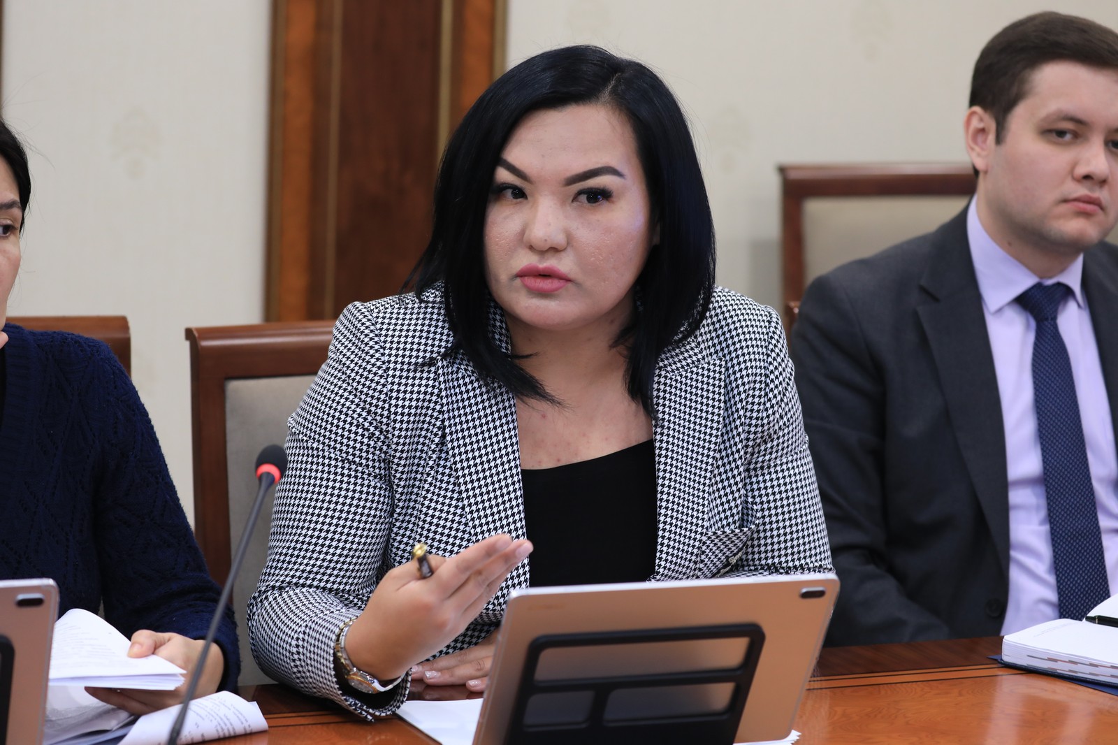 Elvira Safiulina yalangoch fotosurat